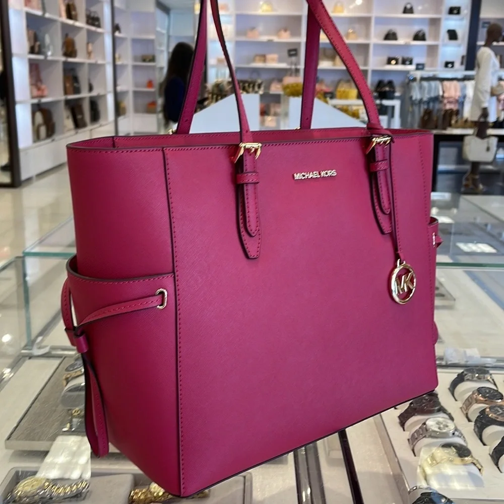 Michael Kors Gilly Large Drawstring Travel Leather Top Zip Tote
Carmine Pink
NWT - Picture 12 of 16